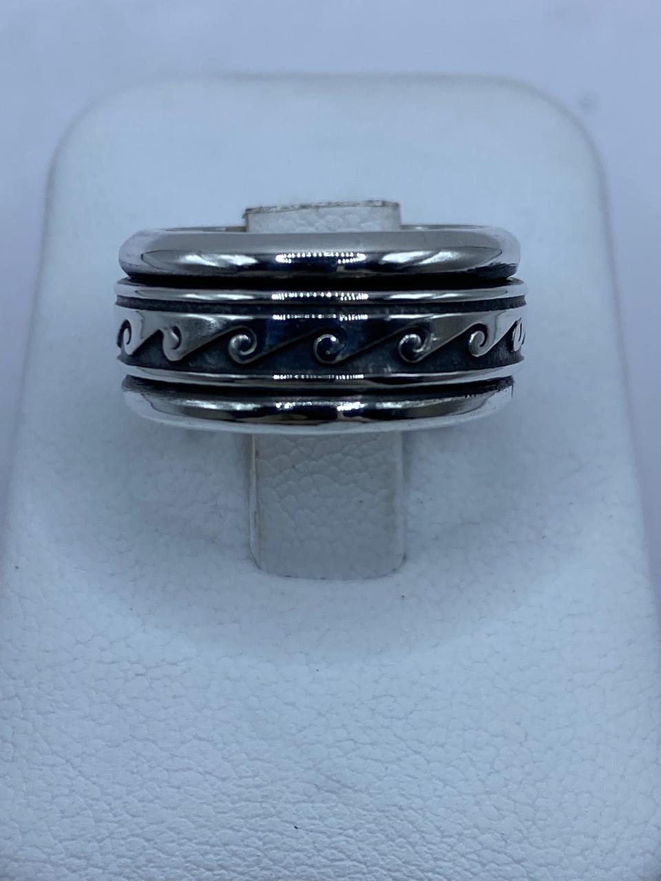 Anillo Spinner Olas Estilizadas en Plata .925 — vista lateral