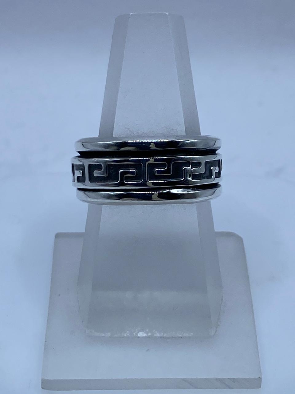 Anillo Spinner de Plata .925 con Diseño Greca Clásica — vista lateral