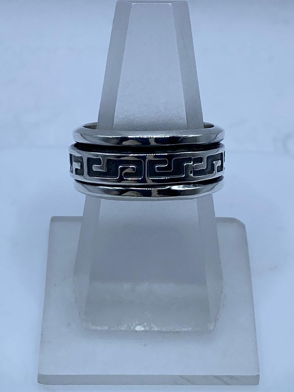 Anillo Spinner de Plata .925 con Diseño Greca Clásica, vista frontal