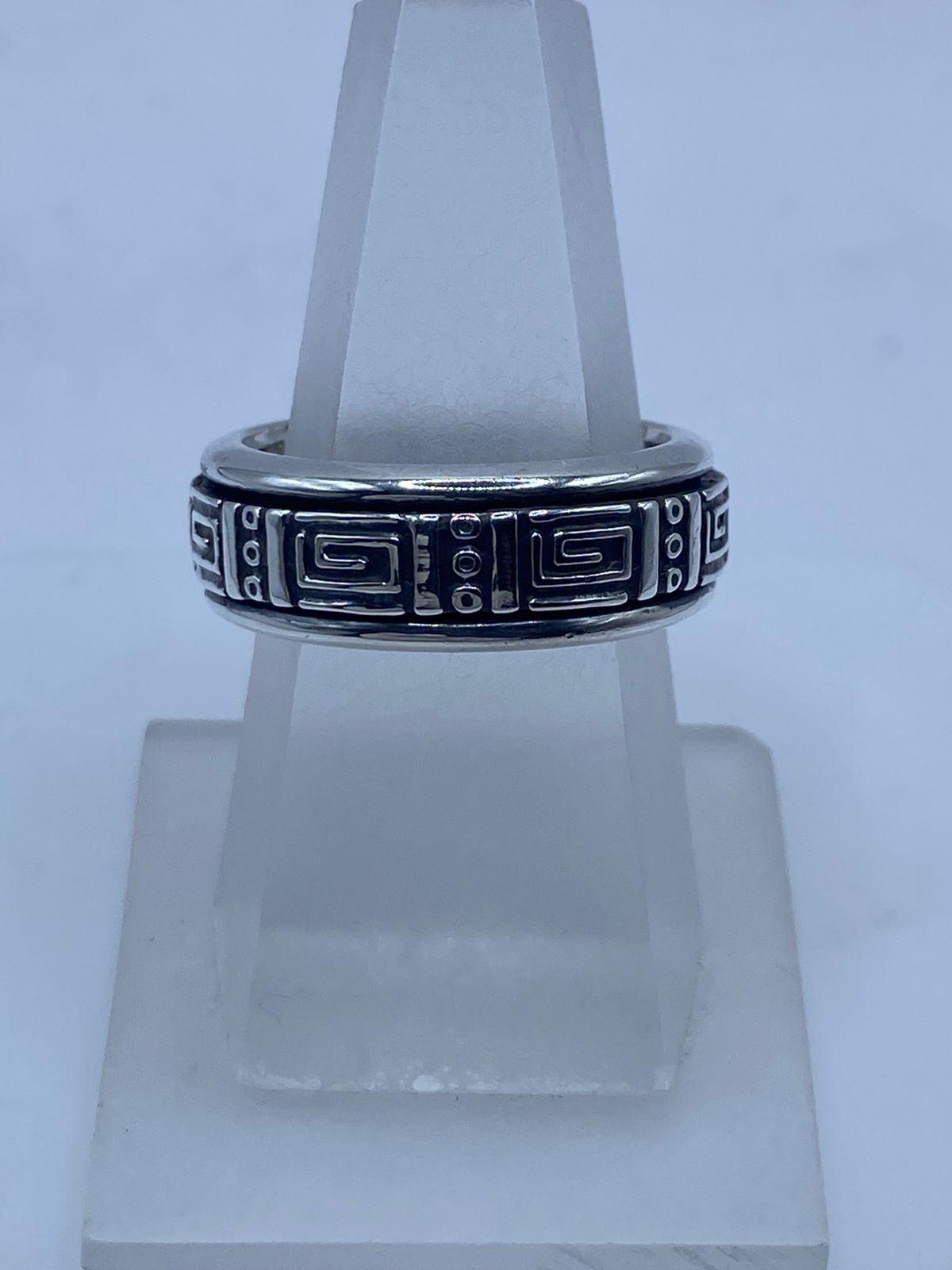 Anillo Spinner de Plata .925 con Diseño Greca Geométrica, vista frontal