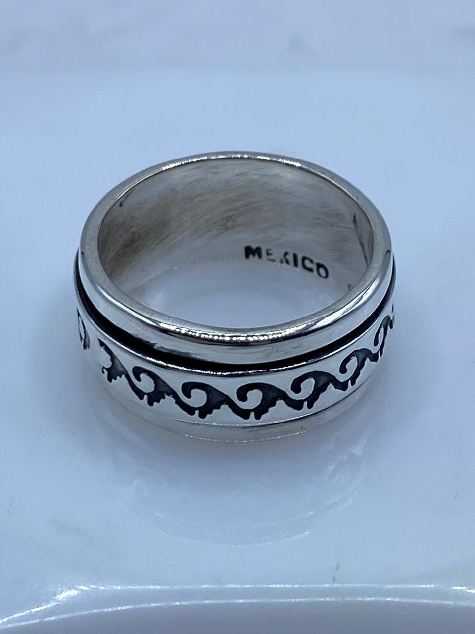Anillo Spinner de Plata .925 con Diseño de Olas, sello de autenticidad Plata Ley .925