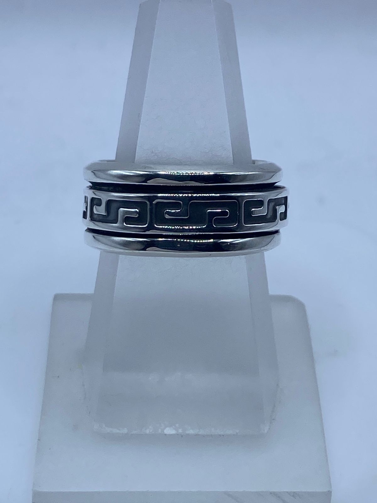 Anillo Spinner de Plata .925 con Greca Clásica Oscurecida — vista lateral