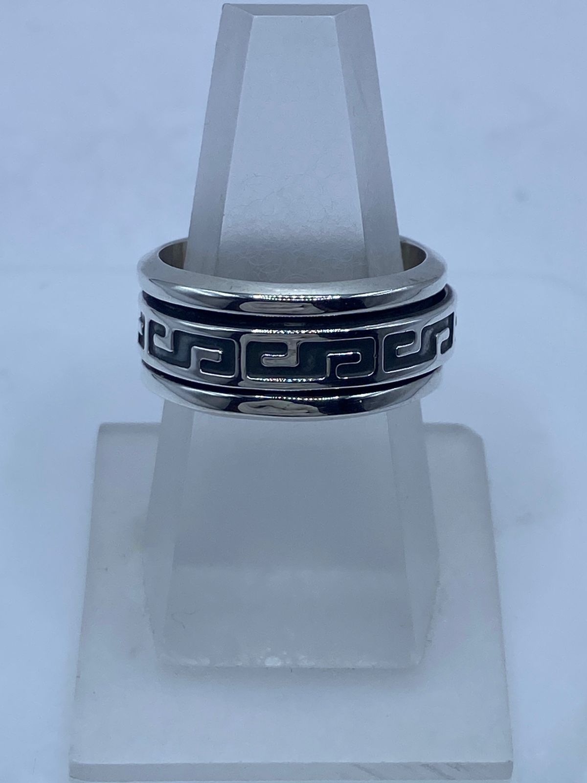 Anillo Spinner de Plata .925 con Greca Clásica Oscurecida, vista frontal