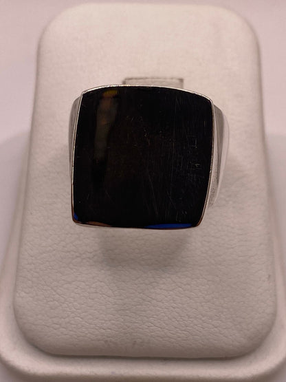 Anillo Tipo Sello Cuadrado Liso en Plata .925, vista de detalle