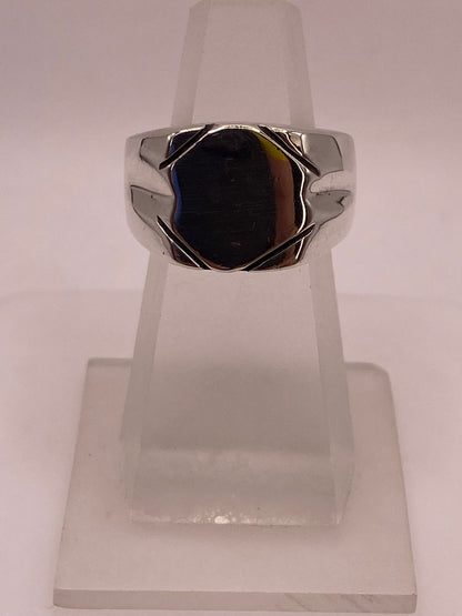 Anillo Tipo Sello Geométrico en Plata .925, vista de detalle
