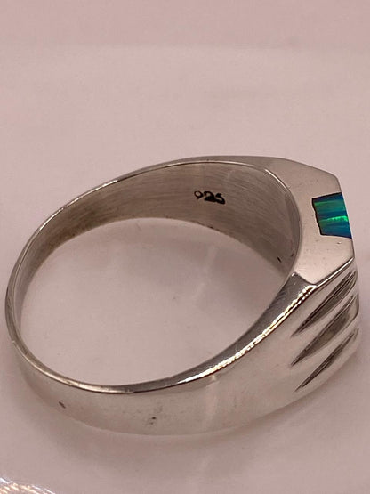 Anillo Tipo Sello con Ópalo de Fuego Azul‑verde en Plata .925, sello de autenticidad Plata Ley .925