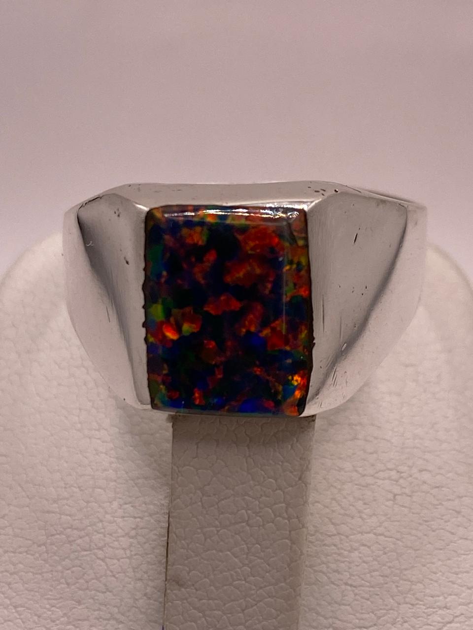 Anillo Tipo Sello con Ópalo de Fuego en Plata .925, vista superior