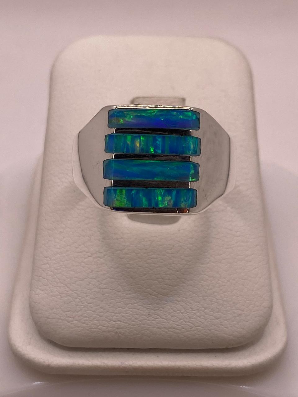 Anillo Tipo Sello con Ópalo de Fuego en Plata .925, vista frontal
