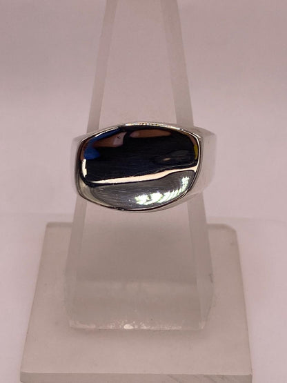 Anillo Tipo Sello Ovalado Liso en Plata .925, vista frontal