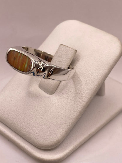 Anillo Tipo Sello de Plata Ley 925 con Ópalo de Fuego, vista frontal