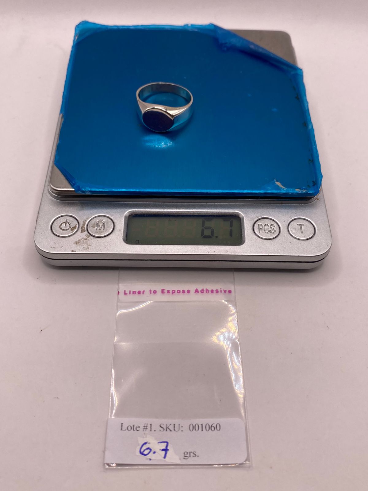 Anillo Tipo Sello Redondo Liso en Plata .925, peso en gramos (báscula)