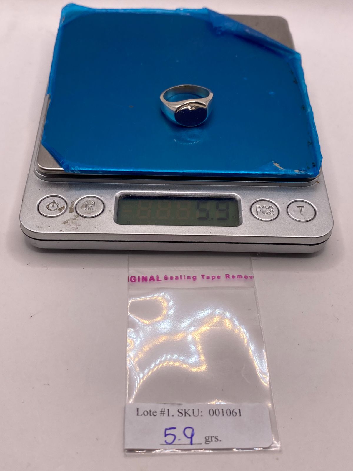 Anillo Tipo Sello Redondo Liso en Plata .925, peso en gramos (báscula)