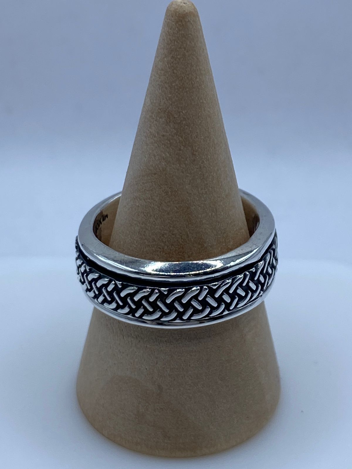 Anillo Trenzado de Plata 925 con Diseño Entrelazado, vista frontal