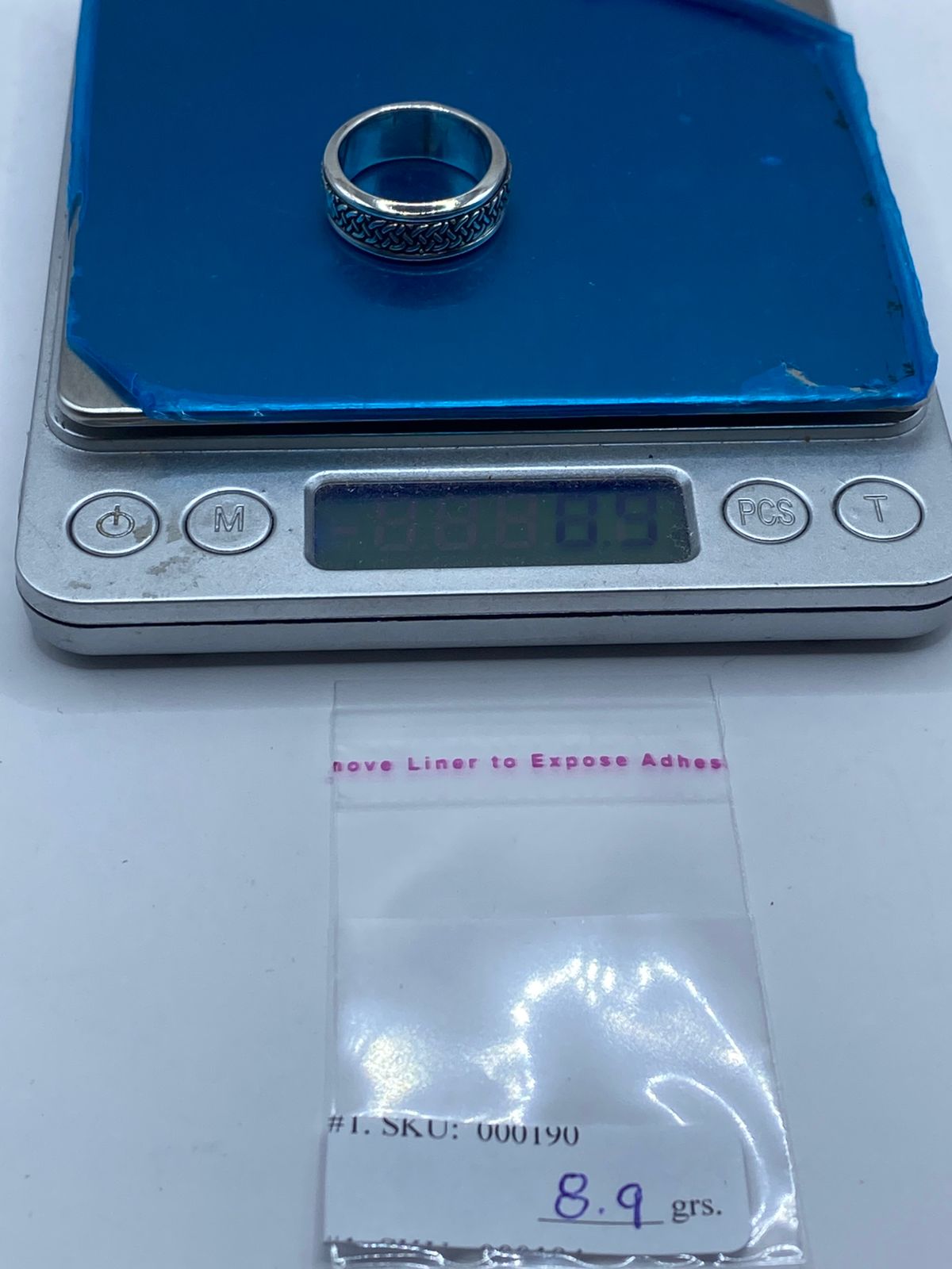 Anillo Trenzado de Plata 925 con Diseño Entrelazado, peso en gramos (báscula)