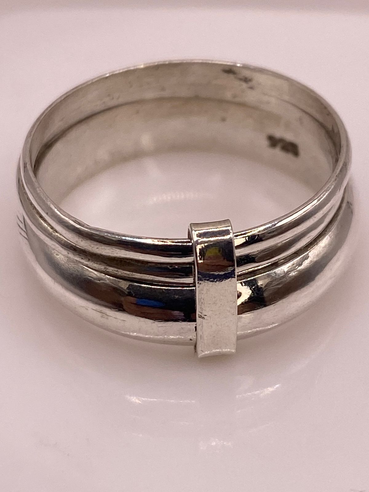 Anillo Triple Entrelazado de Argollas Lisas en Plata .925, sello de autenticidad Plata Ley .925