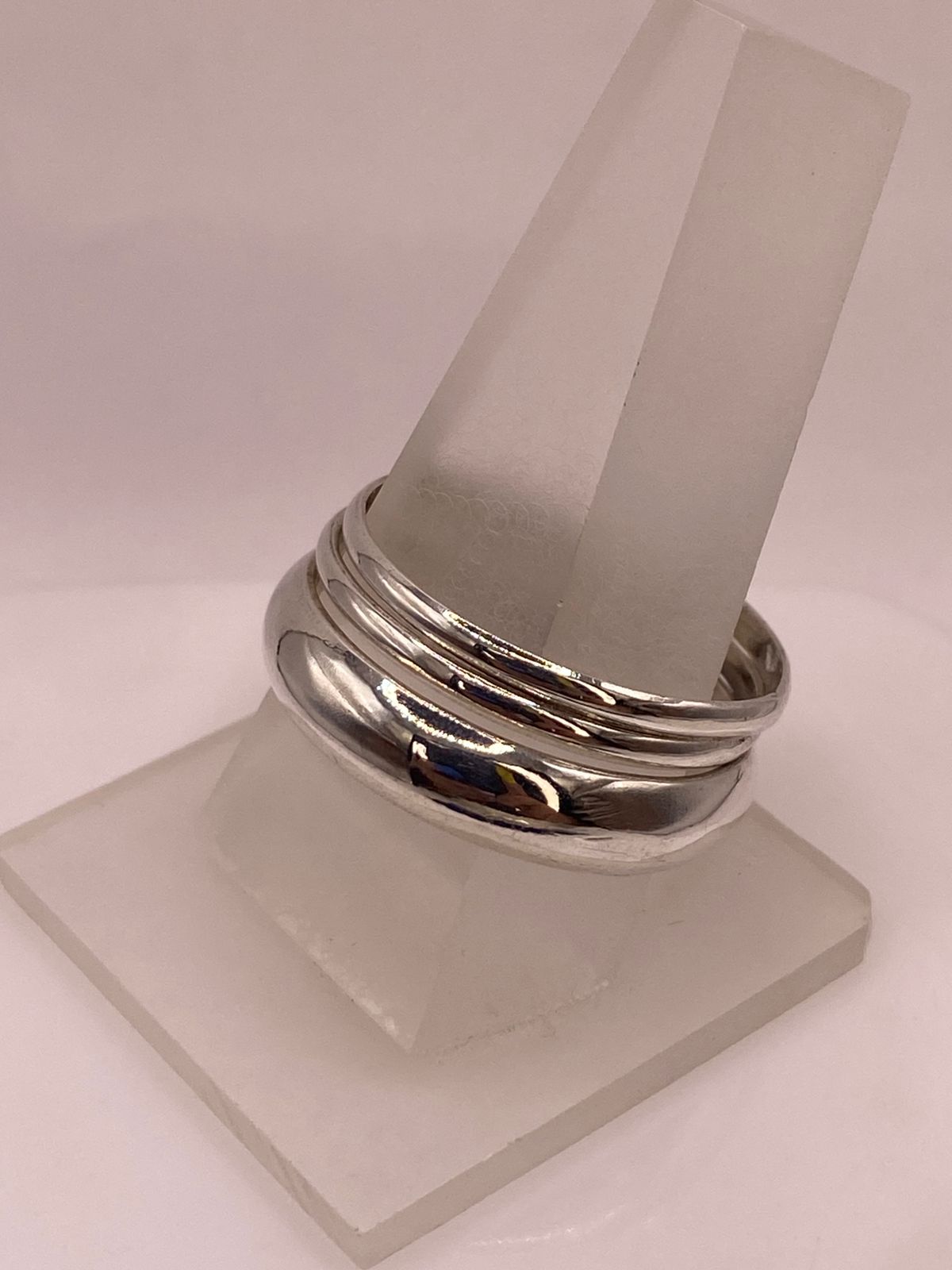 Anillo Triple Entrelazado de Argollas Lisas en Plata .925, vista lateral