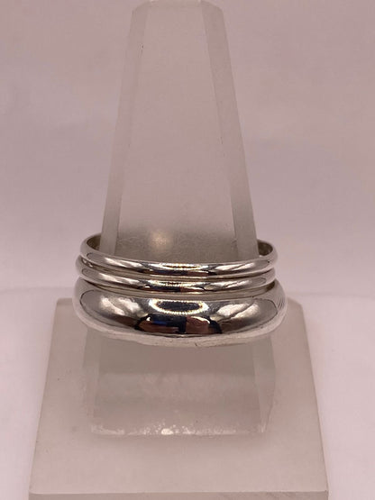 Anillo Triple Entrelazado de Argollas Lisas en Plata .925, vista de detalle