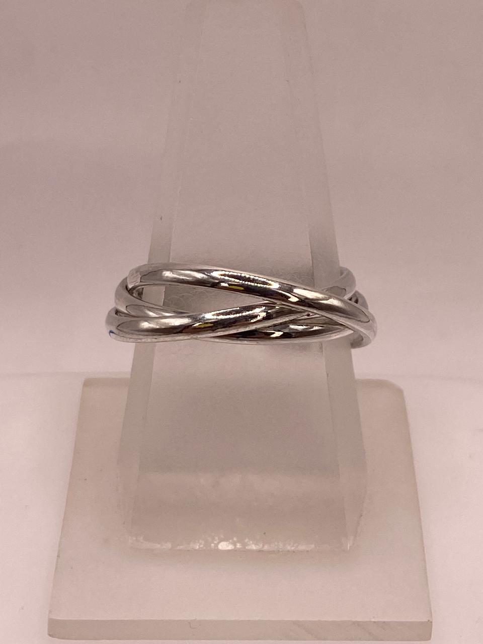 Anillo Triple Entrelazado “fin de Semana” en Plata .925 — ángulo diagonal
