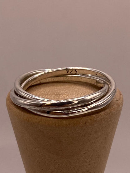 Anillo Triple Entrelazado “fin de Semana” en Plata .925, vista lateral