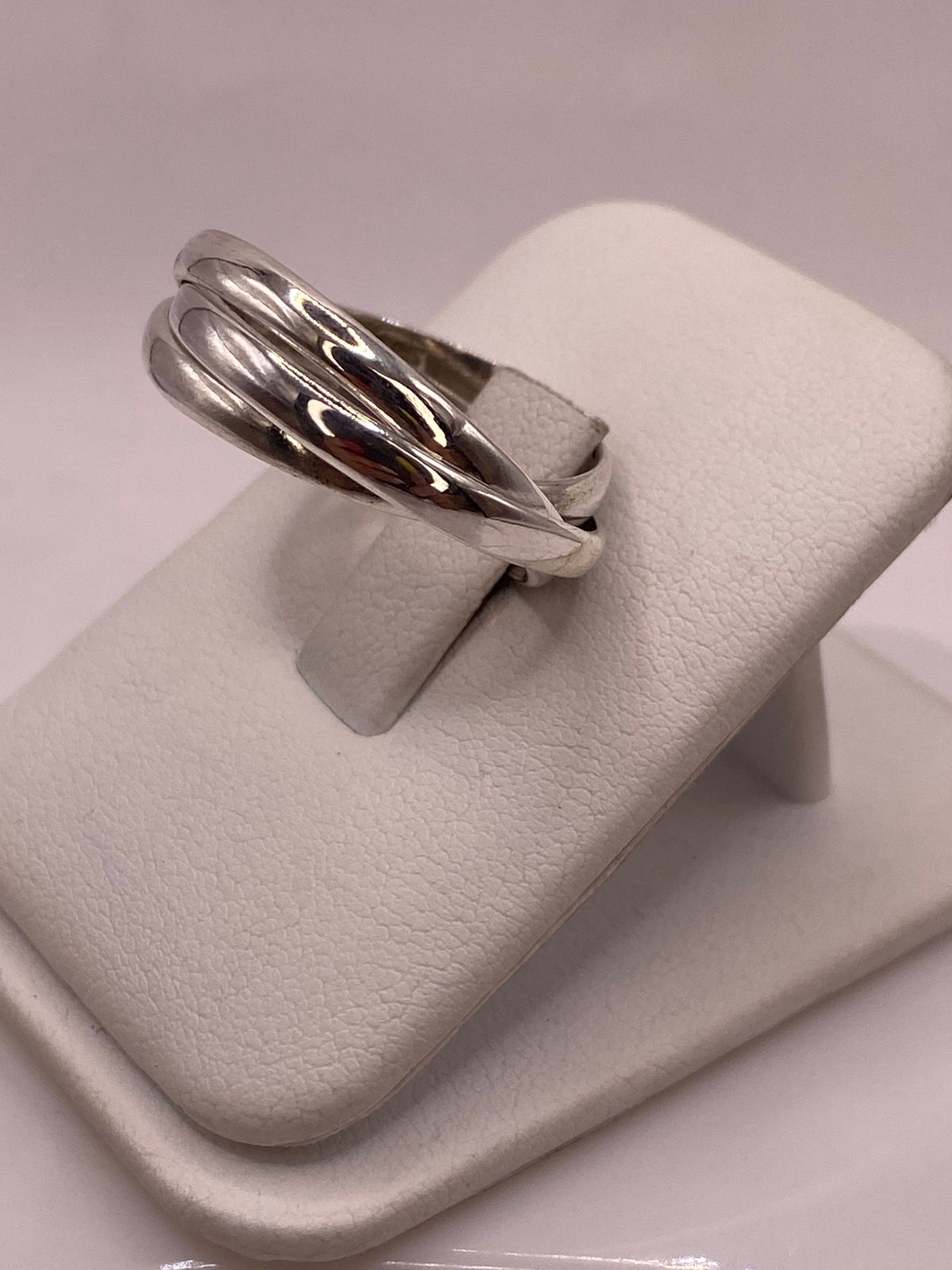 Anillo Triple Entrelazado en Plata .925 “fin de Semana”, vista frontal