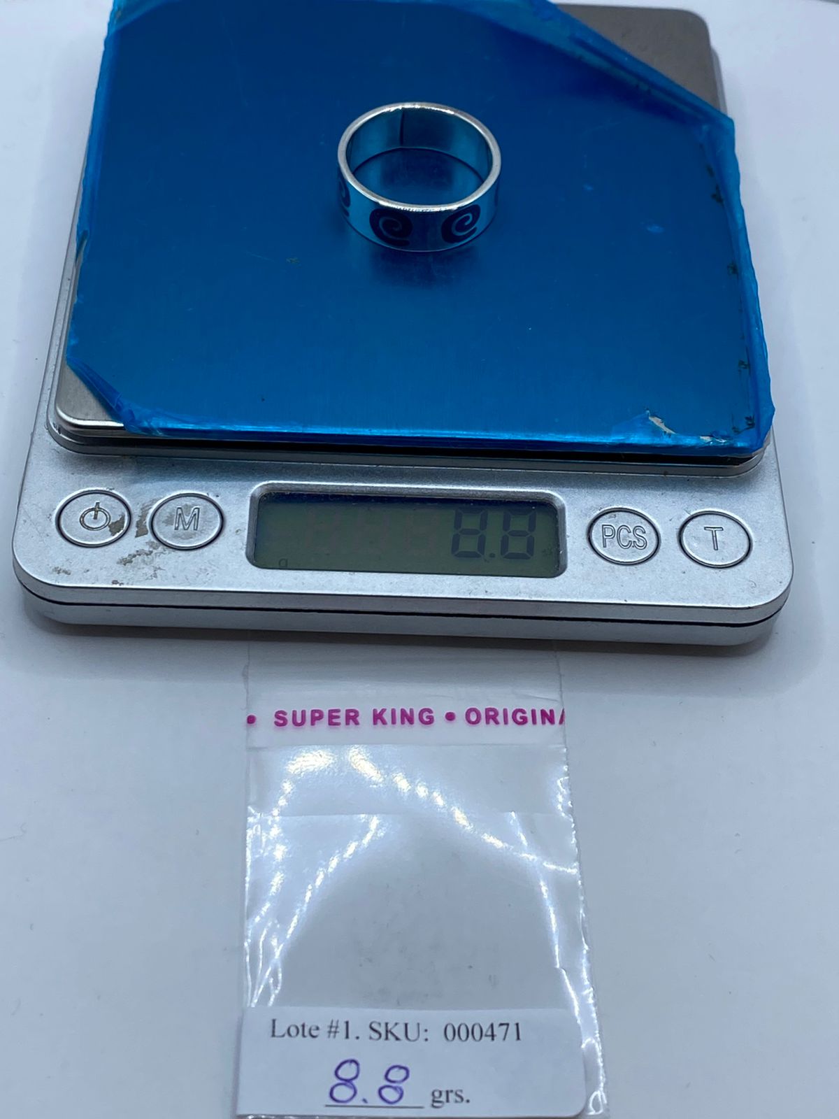 Anillo Turquesa con Espirales Caladas en Plata .925, peso en gramos (báscula)