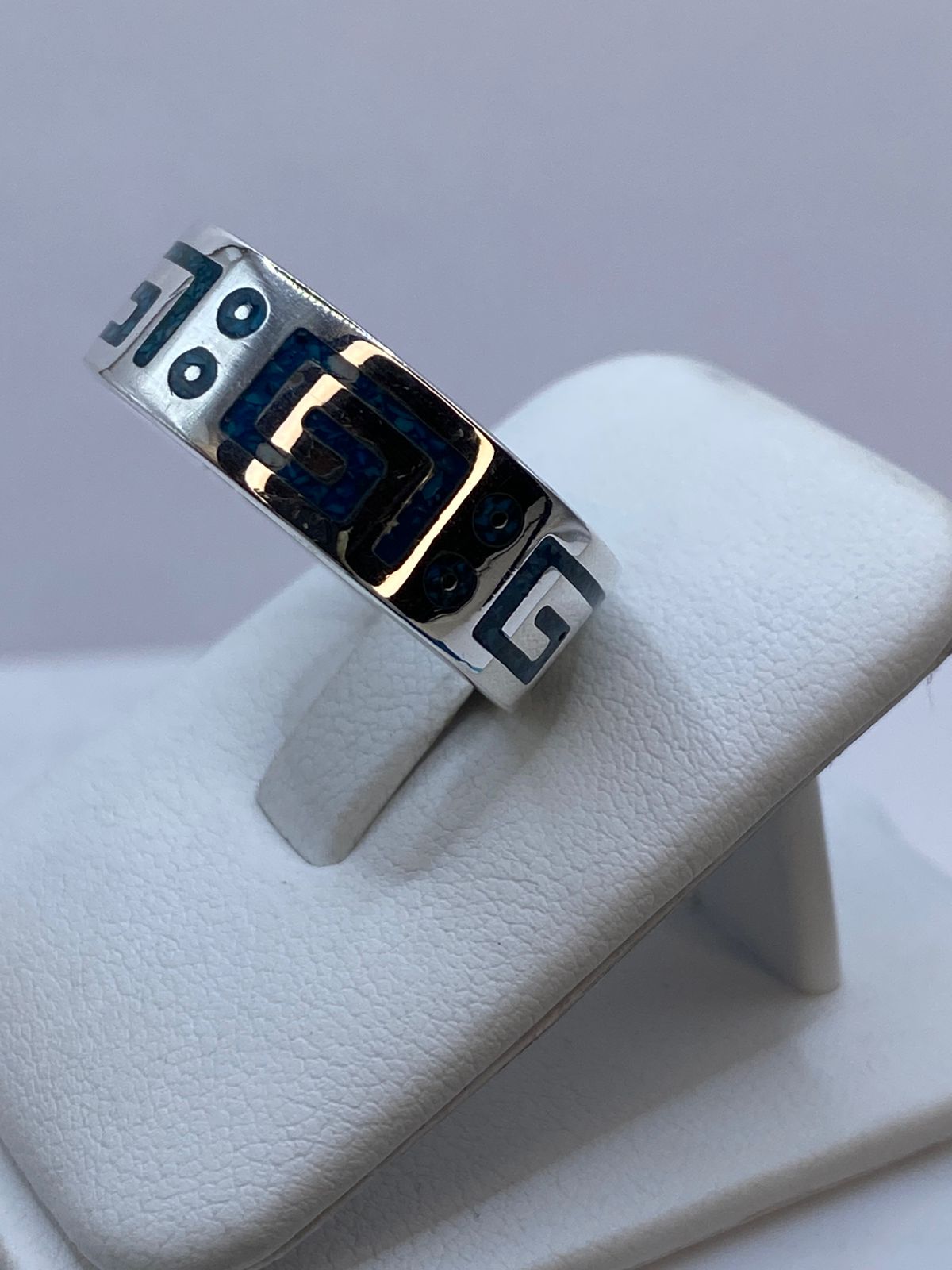 Anillo de Turquesa con Greca y Detalles Circulares en Plata .925, vista frontal