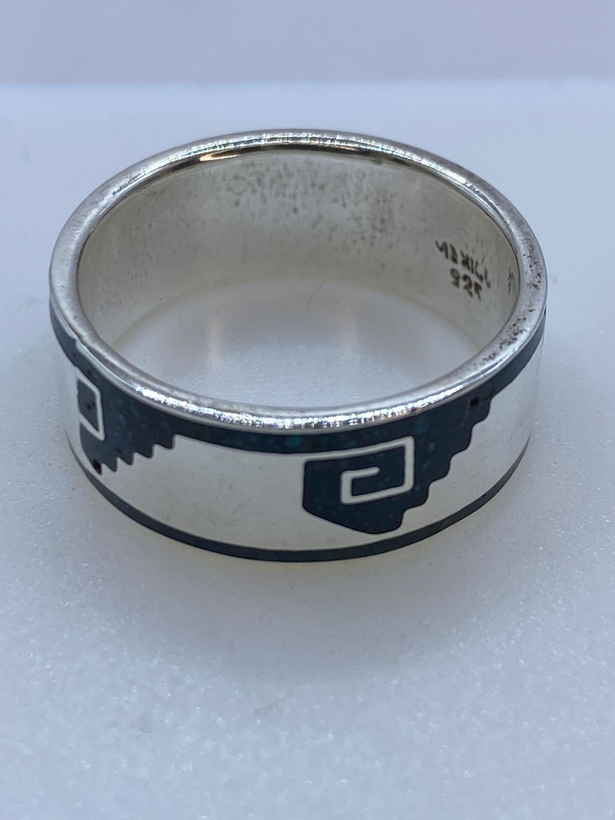 Anillo de Turquesa en Plata .925 – Elegancia Contemporánea, sello de autenticidad Plata Ley .925
