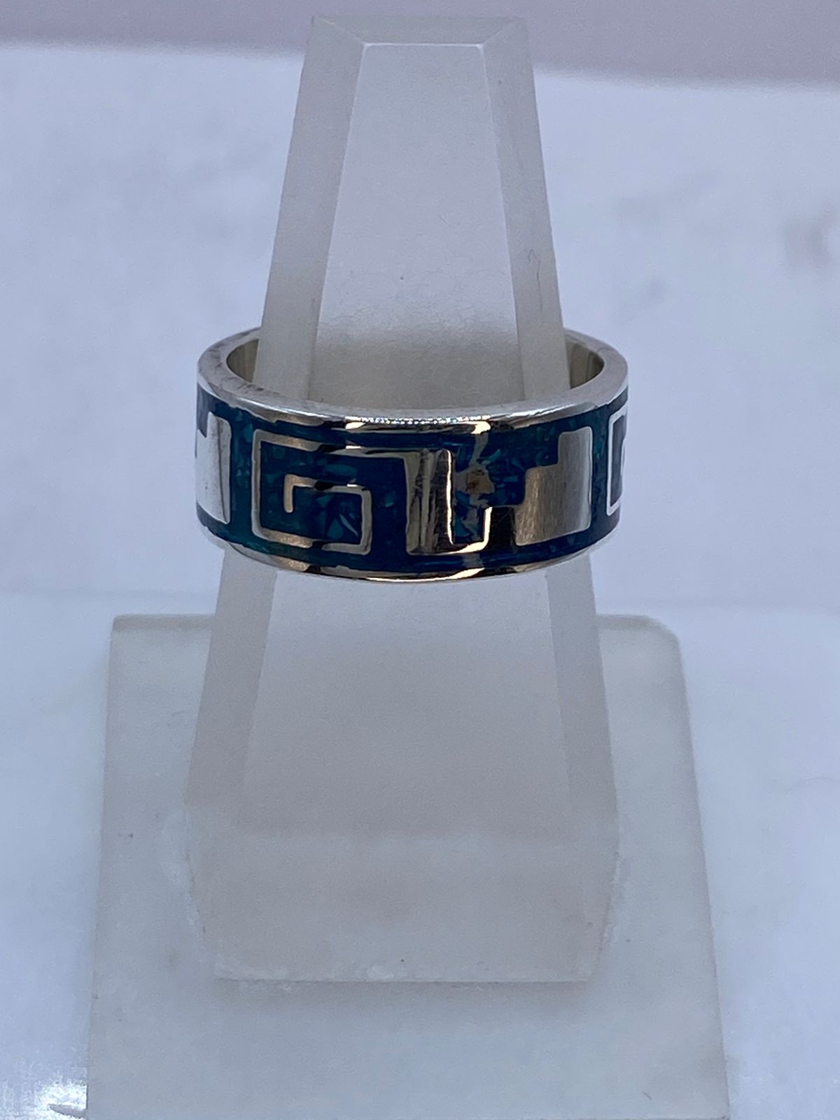 Anillo de Turquesa en Plata .925 – Greca Clásica con Fuerza Contemporánea, vista lateral