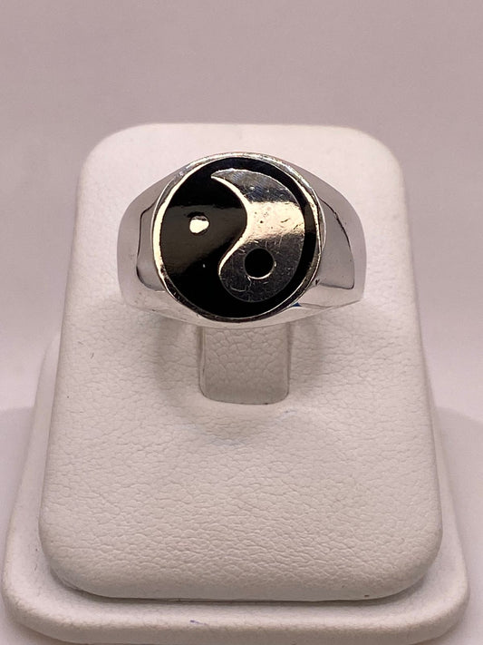 Anillo Yin Yang en Plata .925 — detalle de piedra