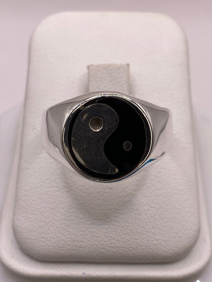 Anillo Yin Yang en Plata .925 — ángulo diagonal