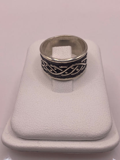 Anillo de Plata Ley 925 con Diseño Trenzado, vista frontal