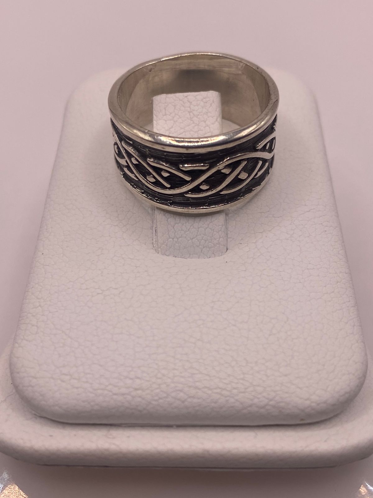 Anillo de Plata Ley 925 con Diseño Trenzado, vista superior