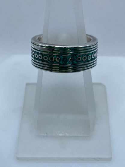 Anillo Banda Contemporánea en Plata .925 con Malaquita Natural — vista lateral