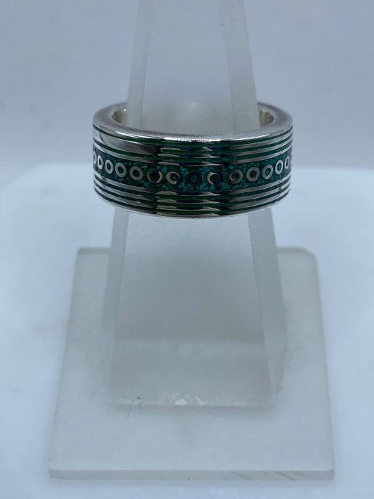 Anillo Banda Contemporánea en Plata .925 con Malaquita Natural — vista lateral