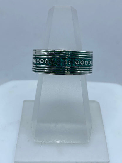 Anillo Banda Contemporánea en Plata .925 con Malaquita Natural, vista lateral