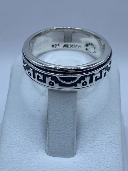 Sello .925 en interior de anillo spinner diseño simbólico talla 9, plata artesanal hecha en Taxco 