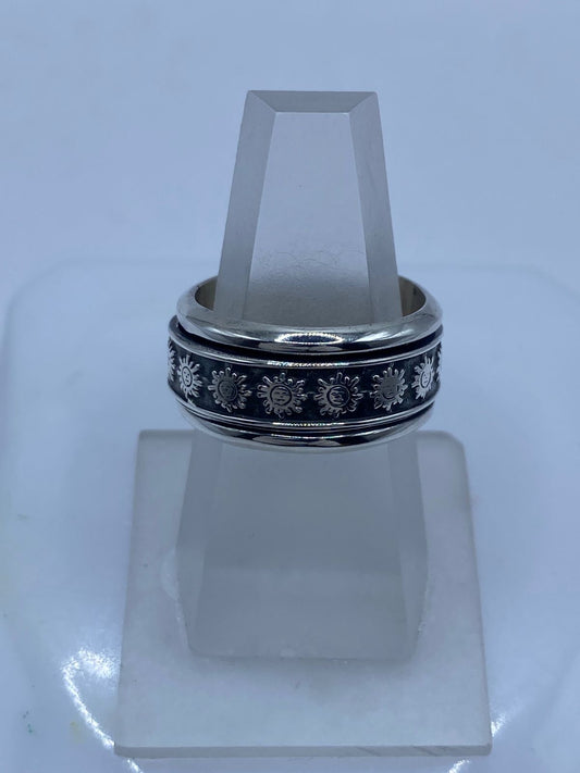 Anillo Giratorio de Plata 925 con Símbolos de Sol, vista frontal