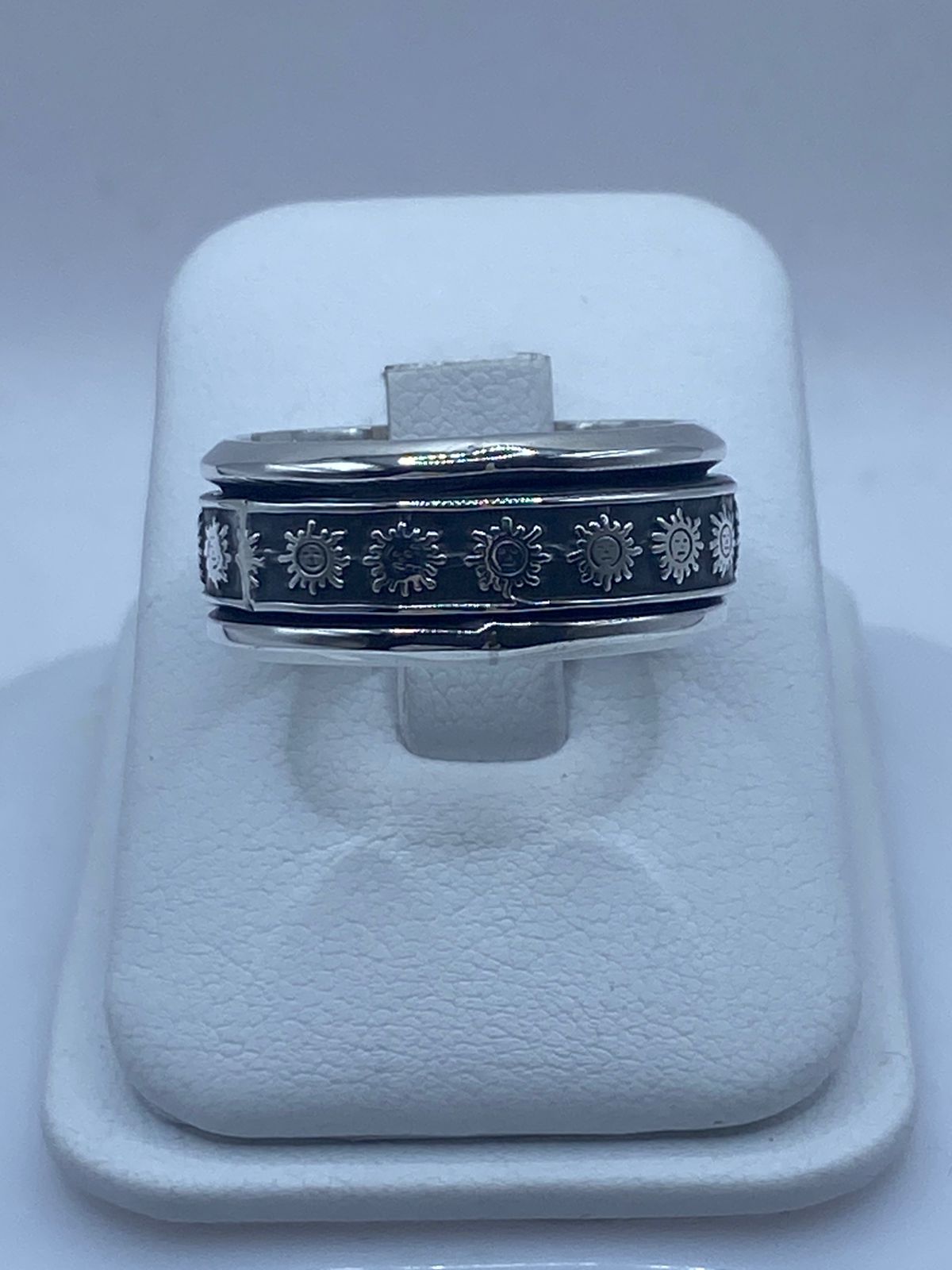 Anillo Giratorio de Plata 925 con Soles Grabados — Antiestrés Artesanal Taxco, vista frontal