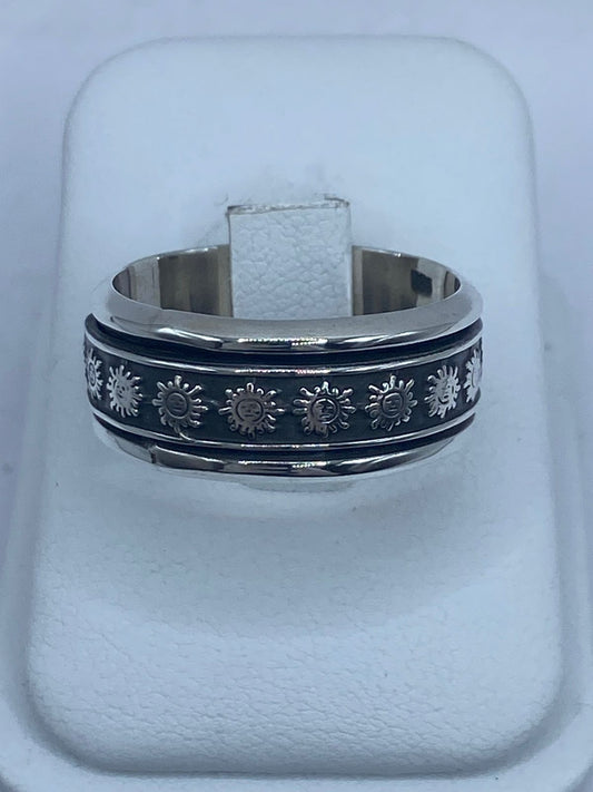 Anillo Giratorio Soles Grabados – Plata Ley 9.25 — vista lateral