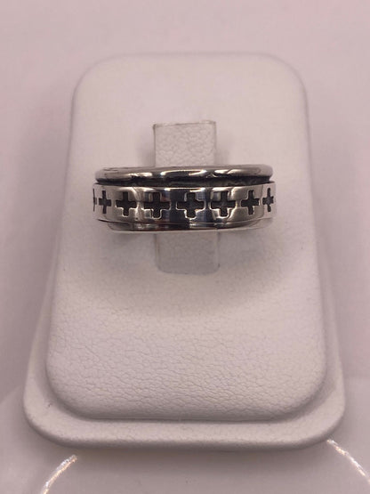 Anillo Giratorio de Plata 925 con Cruces Caladas, vista frontal