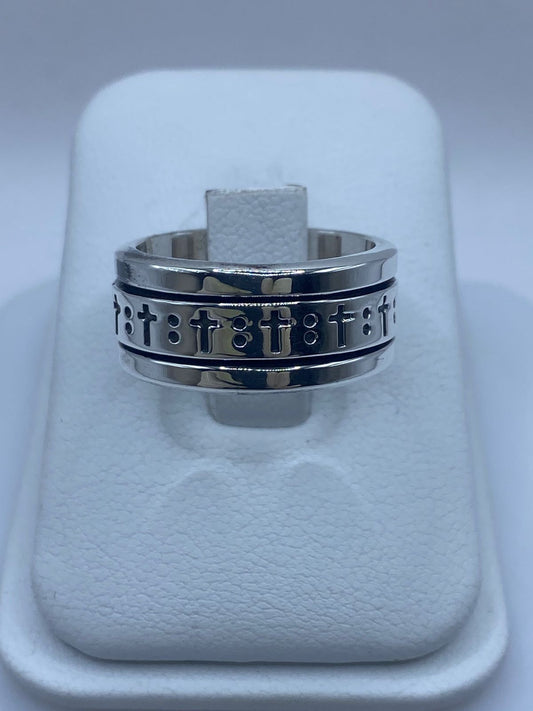 Anillo Giratorio de Plata 925 con Cruces Grabadas — vista lateral