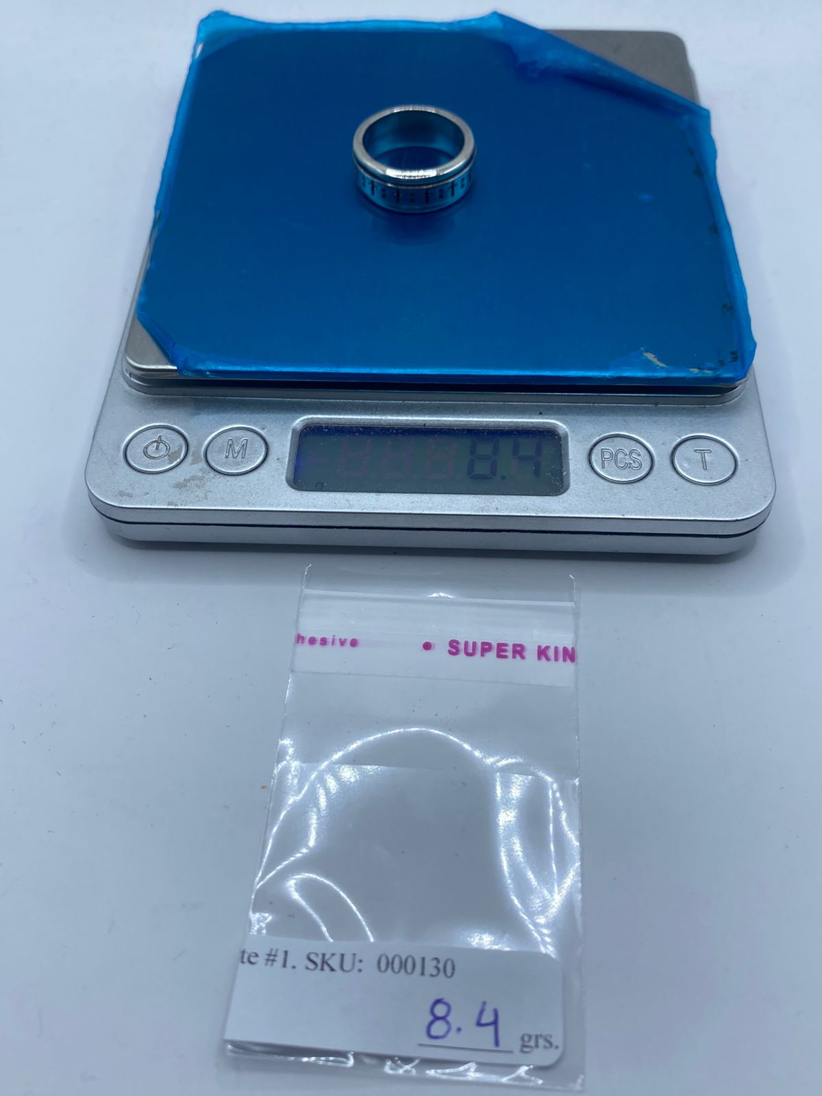 Anillo Giratorio de Plata 925 con Cruces Grabadas, peso en gramos (báscula)