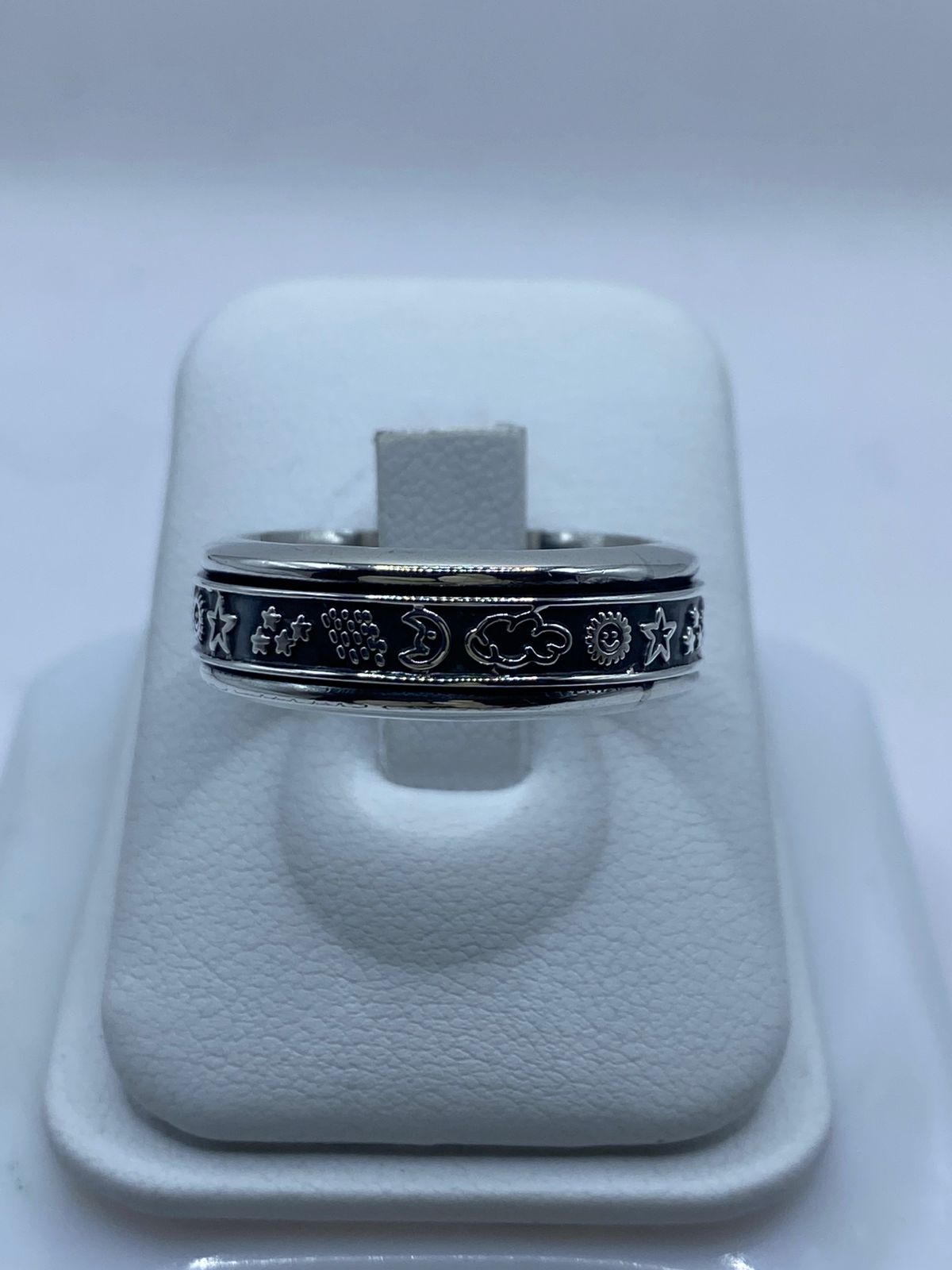 Anillo Giratorio de Plata 925 con Símbolos Celestiales — vista lateral