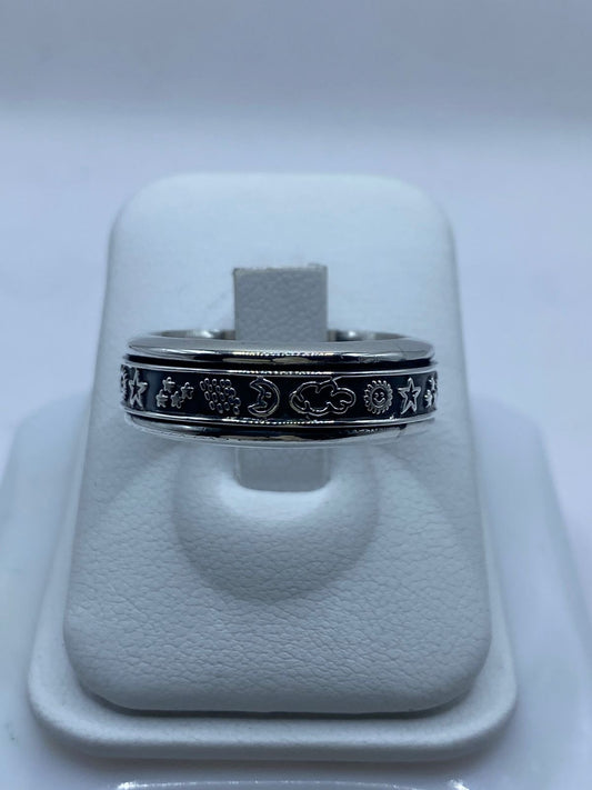 Anillo Giratorio de Plata 925 con Símbolos Celestiales — vista lateral