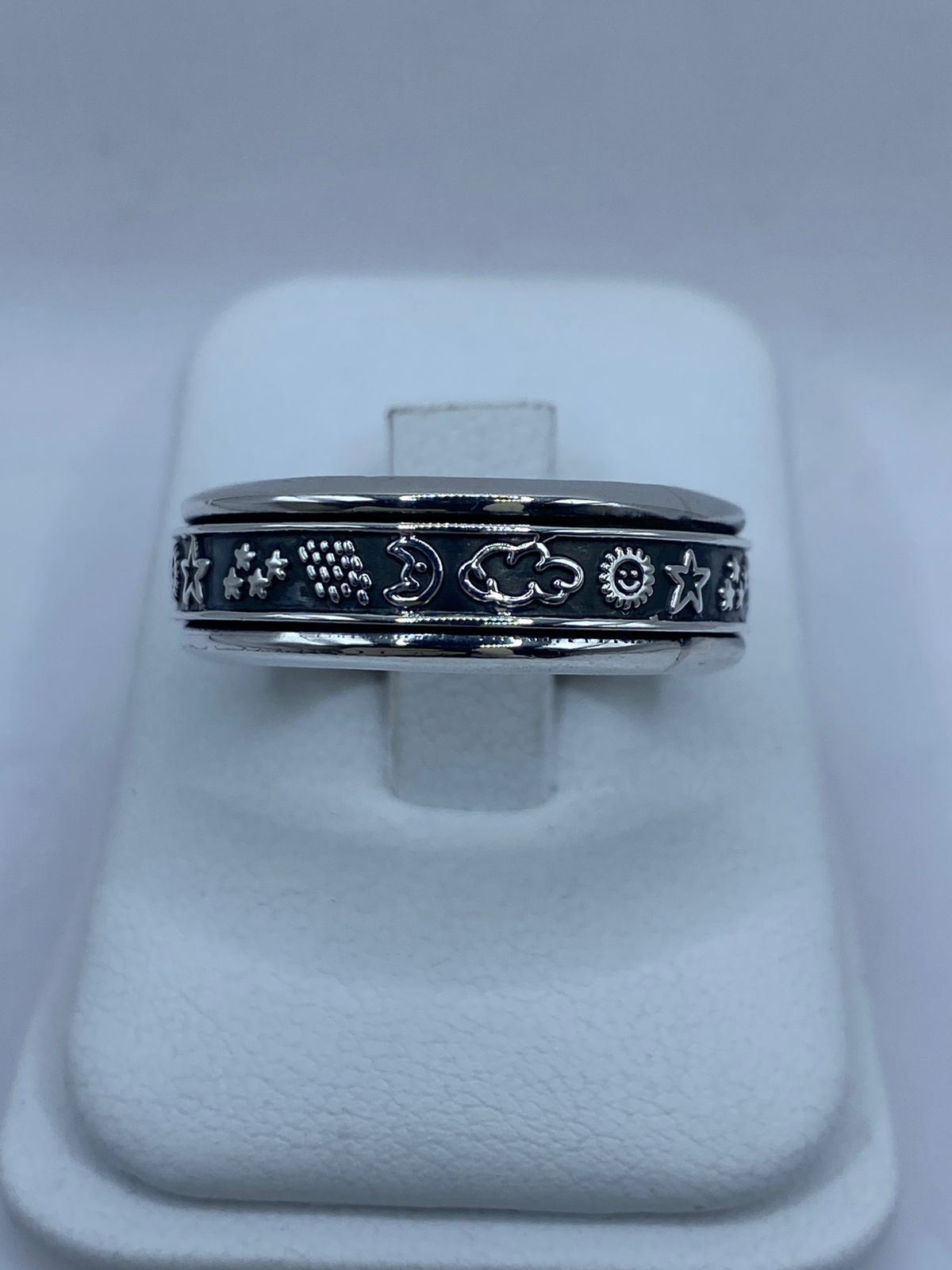 Anillo Giratorio de Plata 925 con Símbolos Celestiales Luna y Sol — Antiestrés Artesanal Taxco, vista lateral