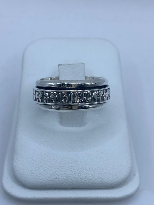 Anillo Giratorio de Plata 925 con Símbolos de la Suerte — vista lateral