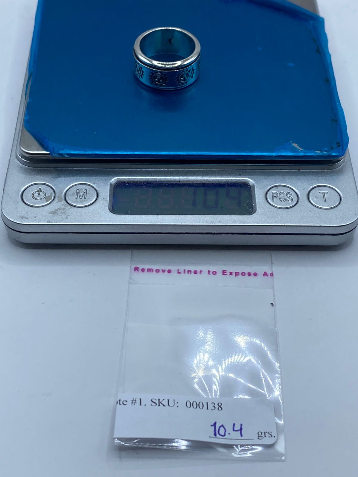 Anillo Giratorio de Plata 925 con Soles Grabados, peso en gramos (báscula)