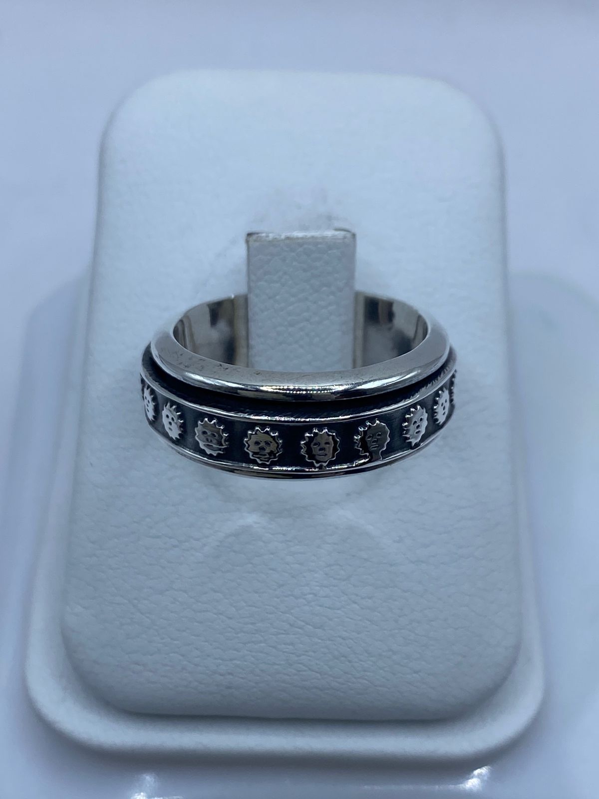 Anillo de plata .925 talla 7 con soles con rostro y mecanismo giratorio — joyería antiestrés prehispánica artesanal mexicana Taxco
