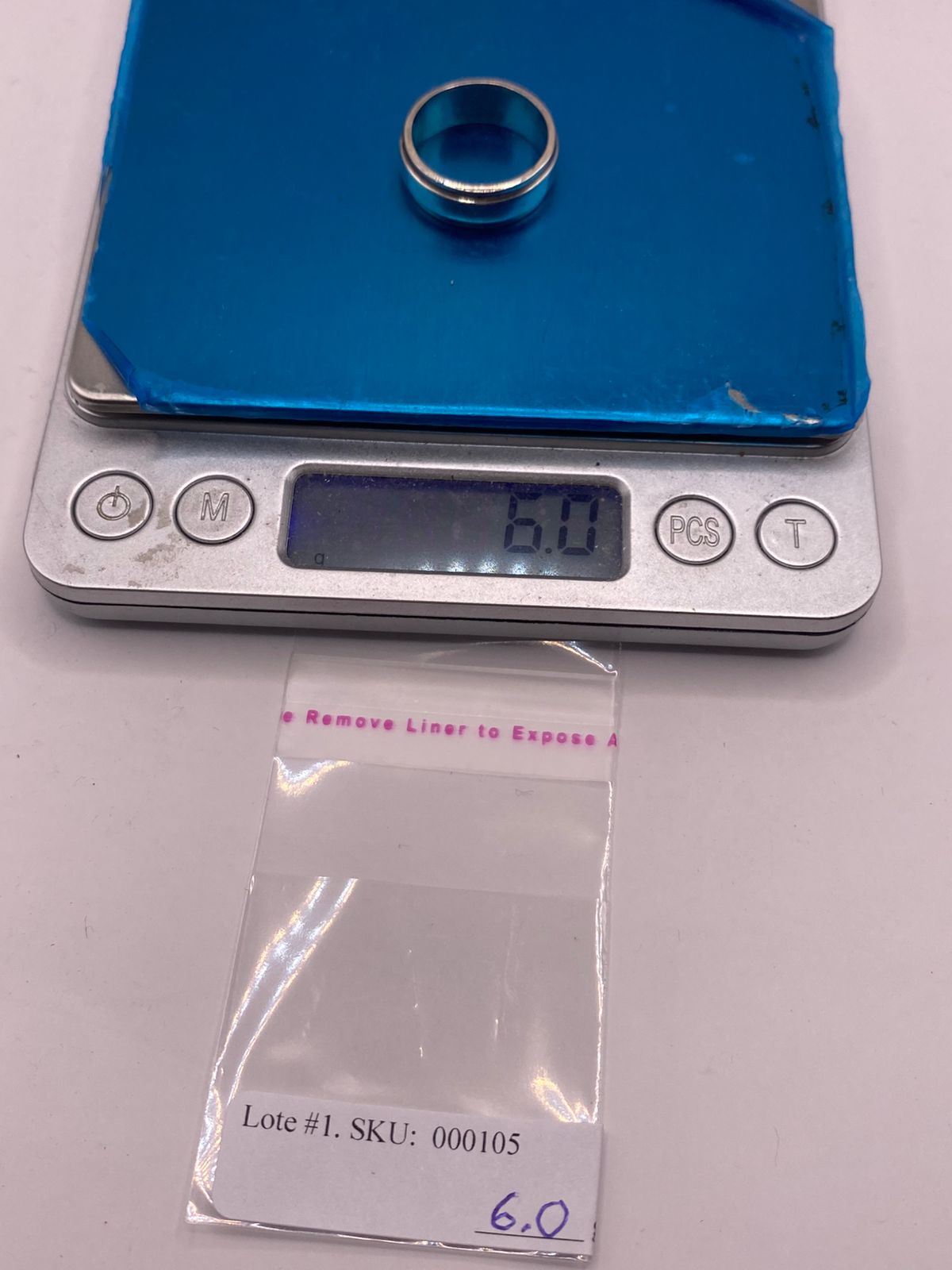 Anillo Liso de Plata 925 con Acabado Pulido Clásico, peso en gramos (báscula)