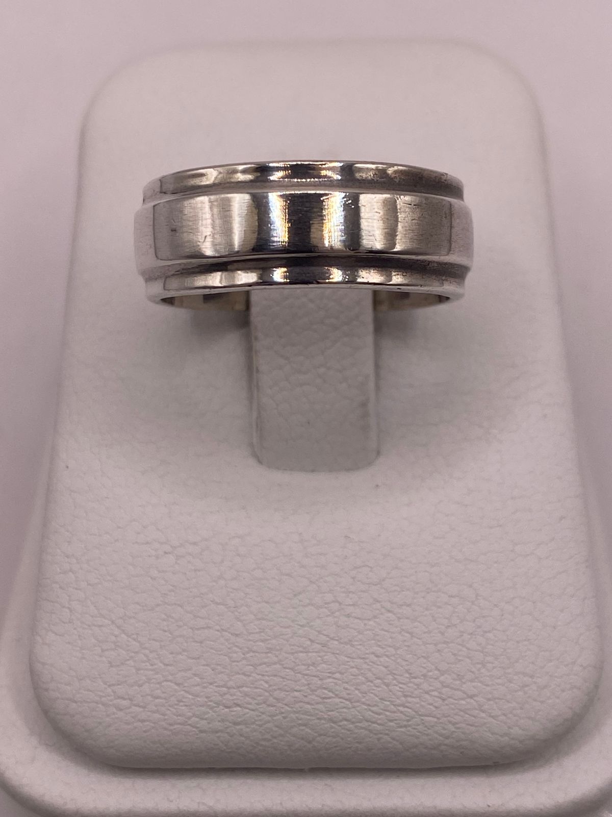Anillo Liso de Plata 925 con Acabado Pulido Clásico, sello de autenticidad Plata Ley .925